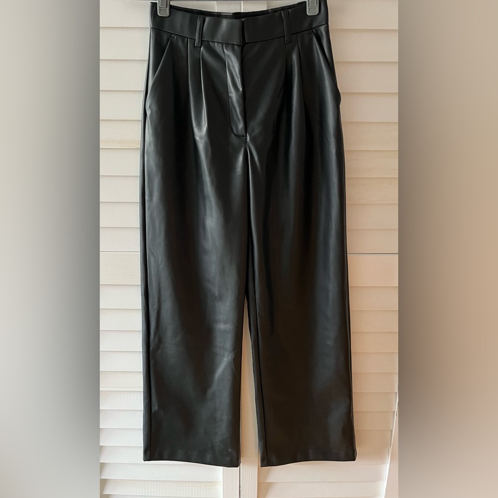Abercrombie & Fitch Vegan Leather High Rise Wide Leg Pleated Front Pants Small